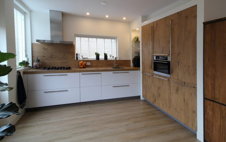 sized_1000KBMontis-IMG_7193-1920x1080